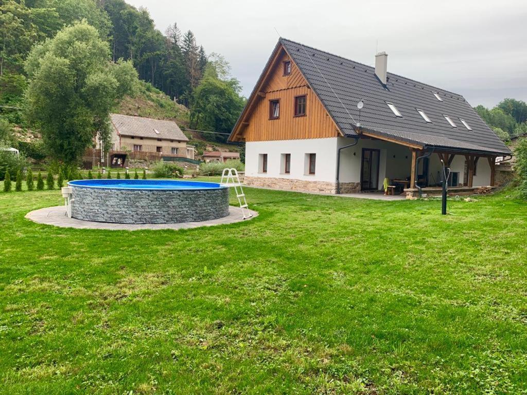 The Retreat Villa Zdarky Buitenkant foto