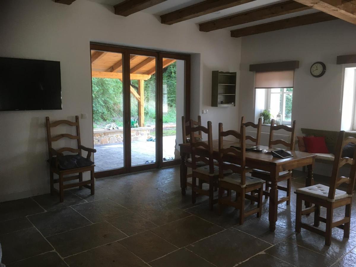 The Retreat Villa Zdarky Buitenkant foto